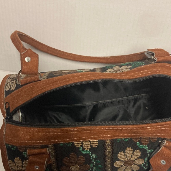 Vintage Floral Patterned Barrel Needlepoint Women's Bag - Picture 9 of 14